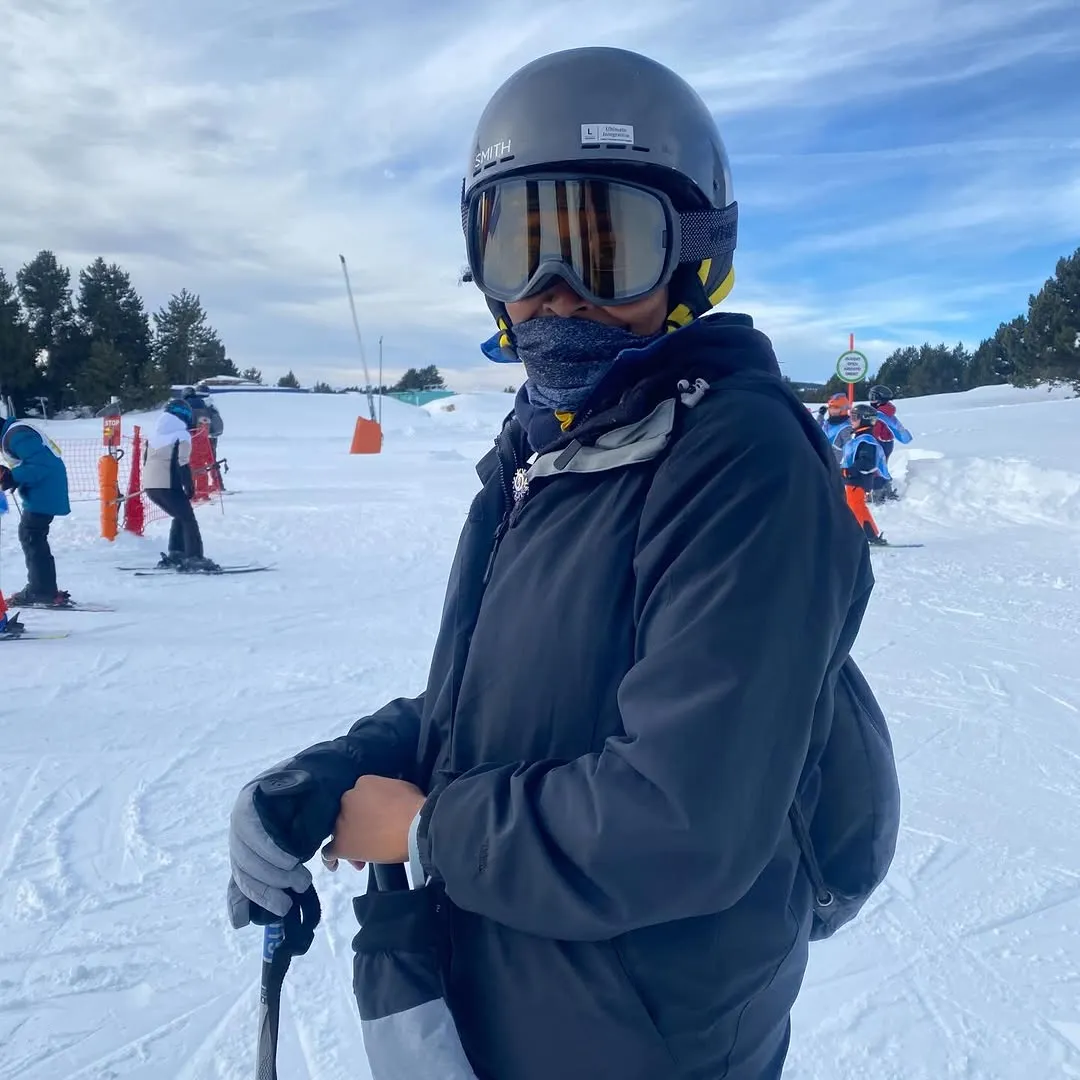 Back for round two on the slopes ❄️⛷️  Let’s just keep it real… I fell over. ...